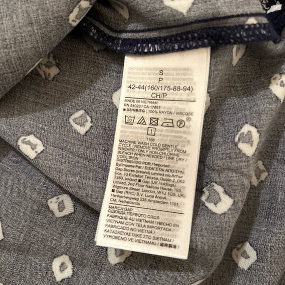 Brand new GAP blouse Size S - Picture 4 of 5